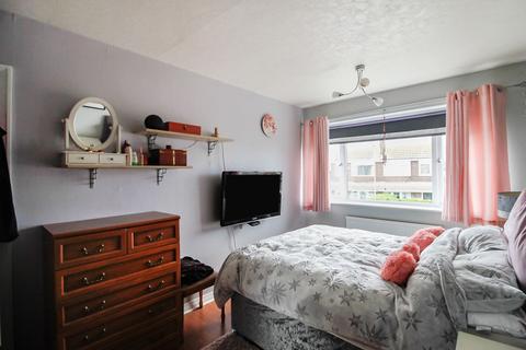 33 Clement Drive, Rhyl, LL18 4HU