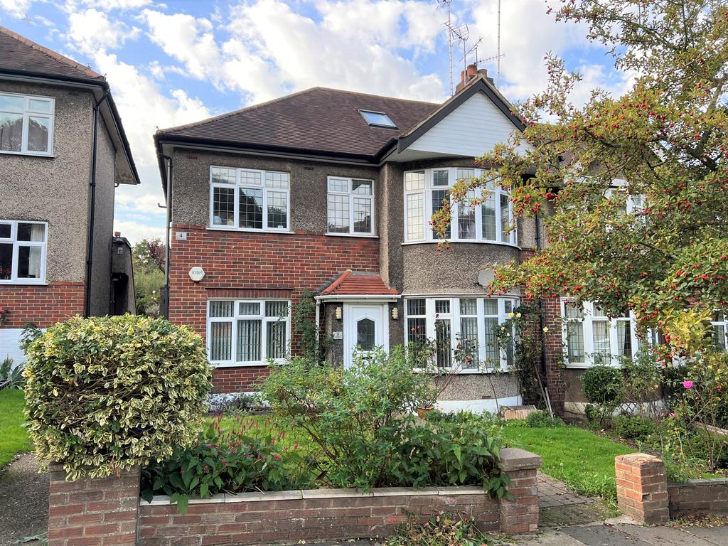 Sandall Close, Ealing W5 2 bed ground floor £1,800 pcm (£415 pw)