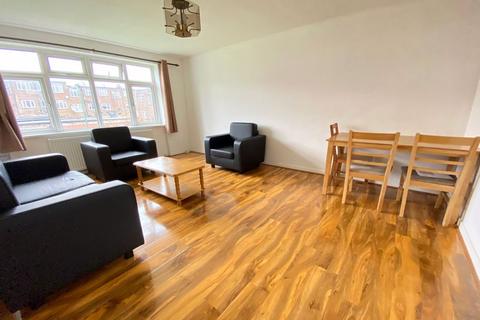 3 bedroom apartment to rent, Poplar Grove, Wembley, HA9