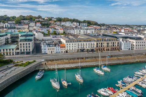 undefined, Les Cotils, St. Peter Port, Guernsey
