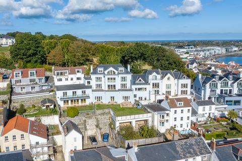undefined, Les Cotils, St. Peter Port, Guernsey