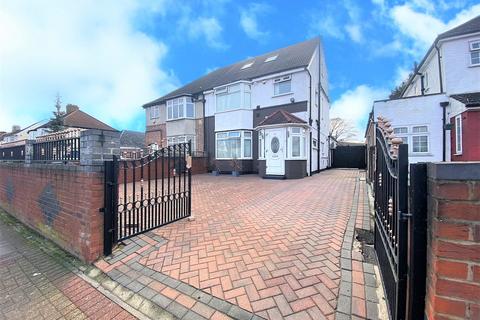 5 bedroom semi-detached house for sale, Great South West Road, Hounslow