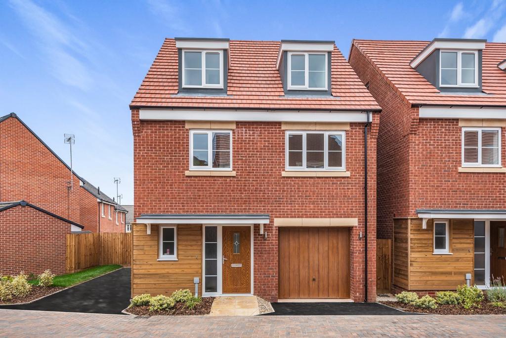 Kennel Lane, Brockworth, Gloucester, GL3 4 bed detached house £495,000