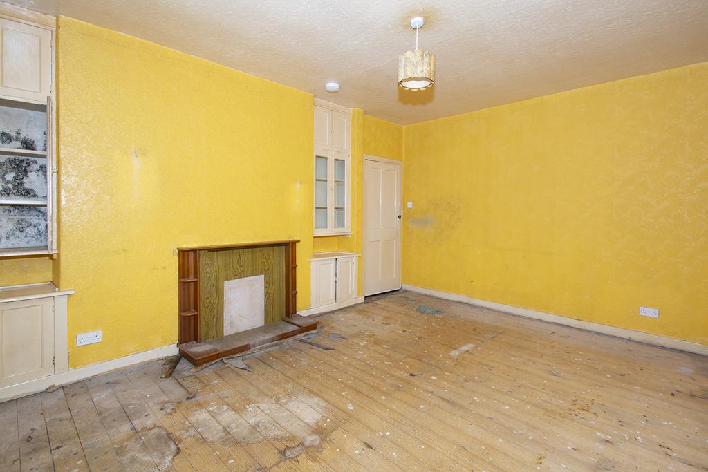 Emrys Avenue, Cumnock, KA18 3 bed flat £35,000