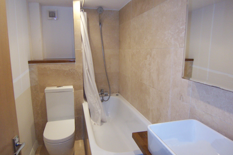 1 bedroom ground floor flat to rent, Connaught Avenue, London E4