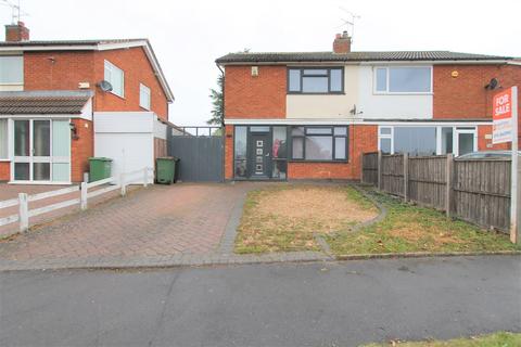 3 bedroom semi-detached house for sale - Coombe Rise, Oadby, Leicester, LE2