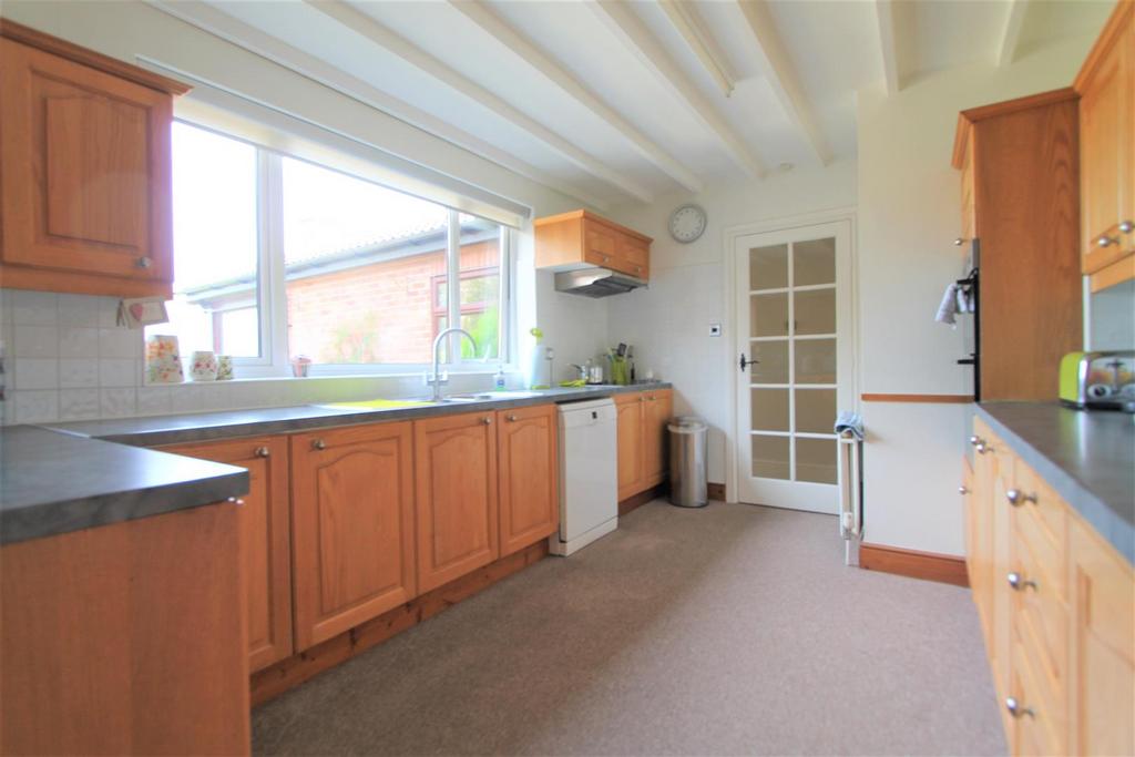 Leicester Road, Tilton On The Hill, Leicester, LE7 2 bed detached