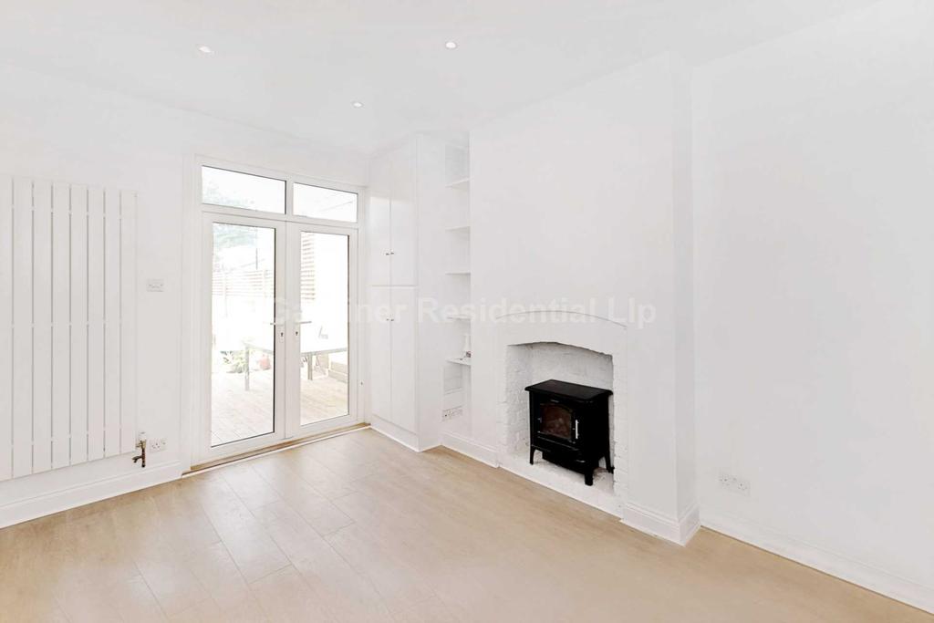 Bellevue Road, Ealing 4 bed house £2,950 pcm (£681 pw)