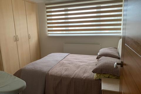 1 bedroom bungalow to rent, Bishops Avenue, Northwood, Hertfordshire, Middlsesex, HA6