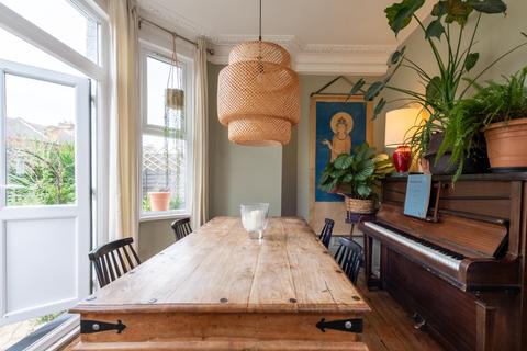 48a Francis Road, London, E10 6PP