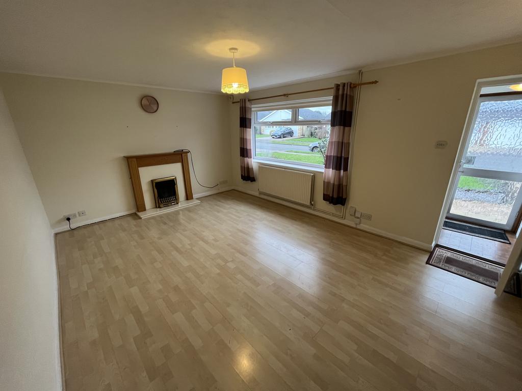 Higham View, North Weald, Essex, CM16 2 bed semidetached bungalow £