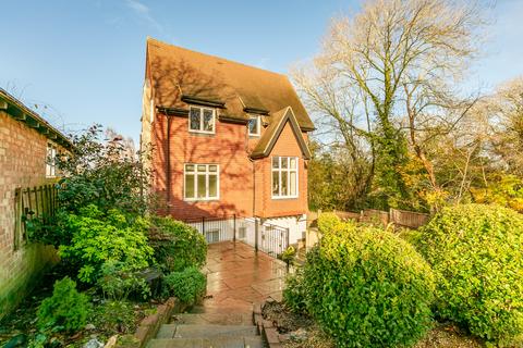 4 bedroom detached house for sale - One Tree Hill Road, Guildford, GU4