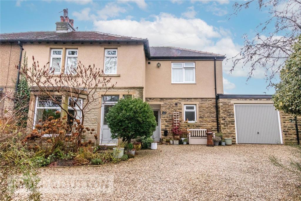Tinker Lane, Meltham, Holmfirth, West Yorkshire, HD9 5 bed semidetached house £375,000