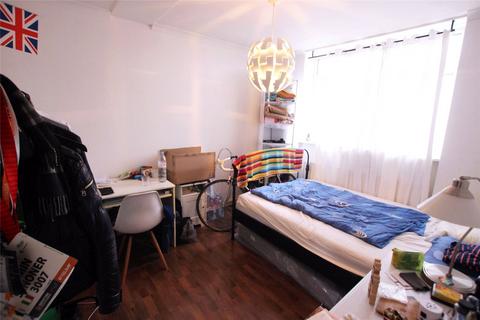 4 bedroom apartment to rent - Rosefield Gardens, London, E14