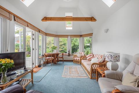 11 Beech Close, Effingham, Leatherhead, KT24 5PQ
