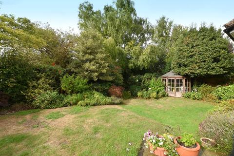 11 Beech Close, Effingham, Leatherhead, KT24 5PQ