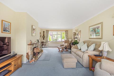11 Beech Close, Effingham, Leatherhead, KT24 5PQ
