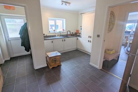 45 Kings Road, Llandybie, Ammanford, SA18 2TL