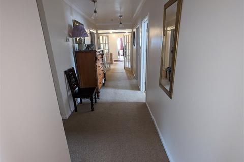 45 Kings Road, Llandybie, Ammanford, SA18 2TL
