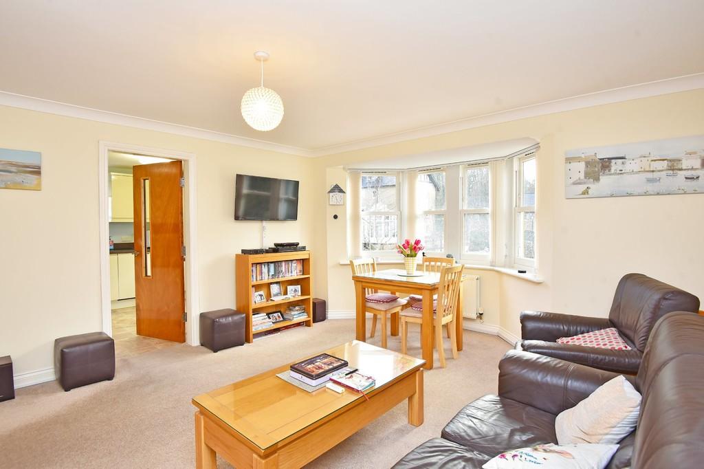 Cornwall House, Portland Crescent, Harrogate 2 bed apartment £225,999