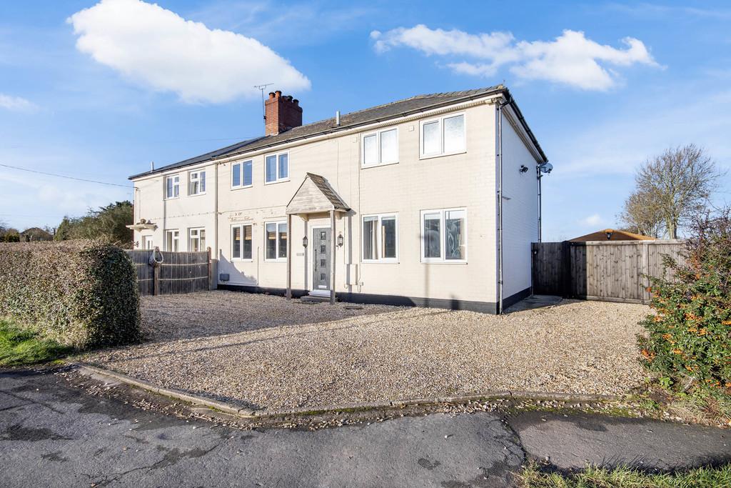 Main Street, Stokeham, Retford 4 bed semidetached house £285,000