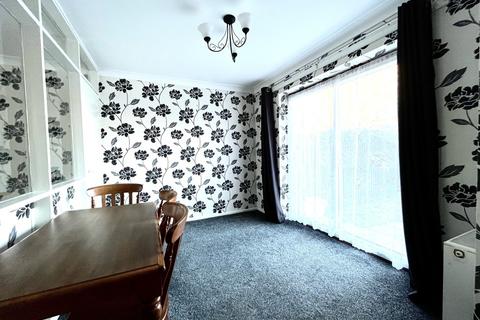 3 bedroom terraced house to rent - West Thorpe, Basildon
