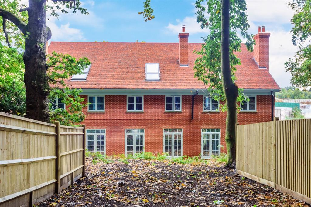 Kings Drive, Midhurst, GU29 3 bed terraced house for sale £910,000
