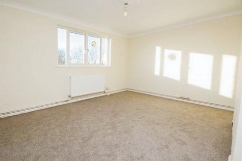 2 bedroom apartment to rent - Holden Road, Basildon, SS14