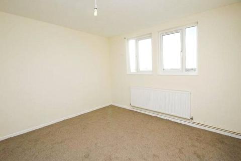 2 bedroom apartment to rent - Holden Road, Basildon, SS14