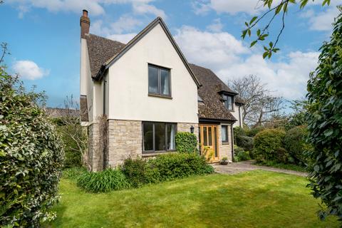 4 bedroom detached house to rent, Middle Street, Islip, OX5