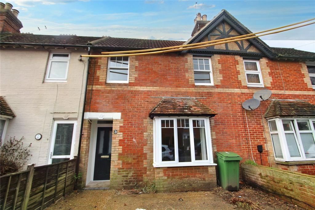 Rushes Road, Petersfield, Hampshire... 3 bed terraced house £1,500