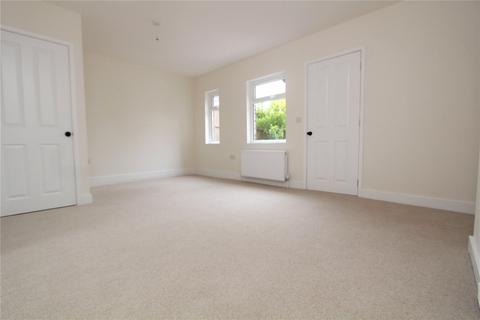 3 bedroom terraced house to rent, Rushes Road, Petersfield, Hampshire, GU32