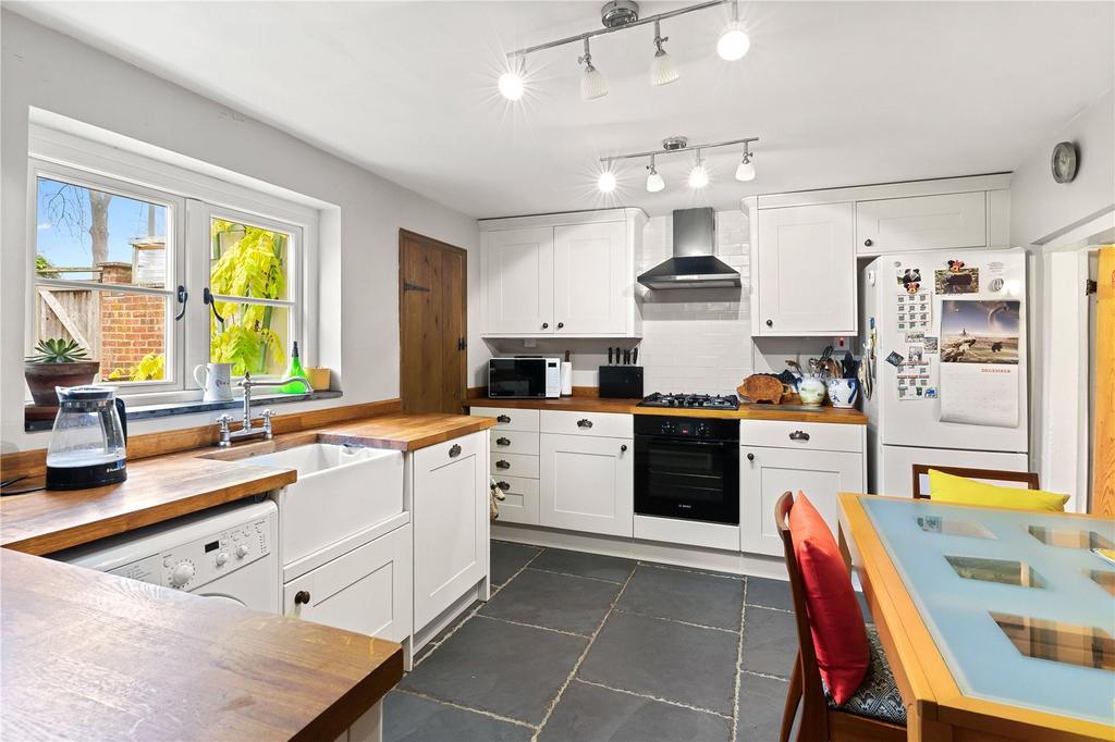 Waterbutt Row, Cambridge Road... 3 bed end of terrace house - £400,000