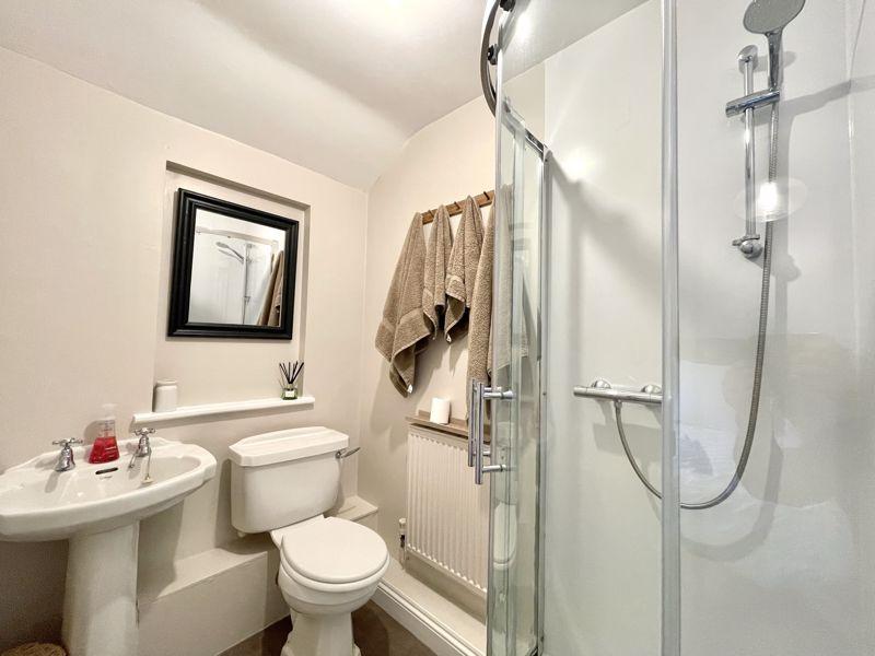 2nd En-Suite Shower