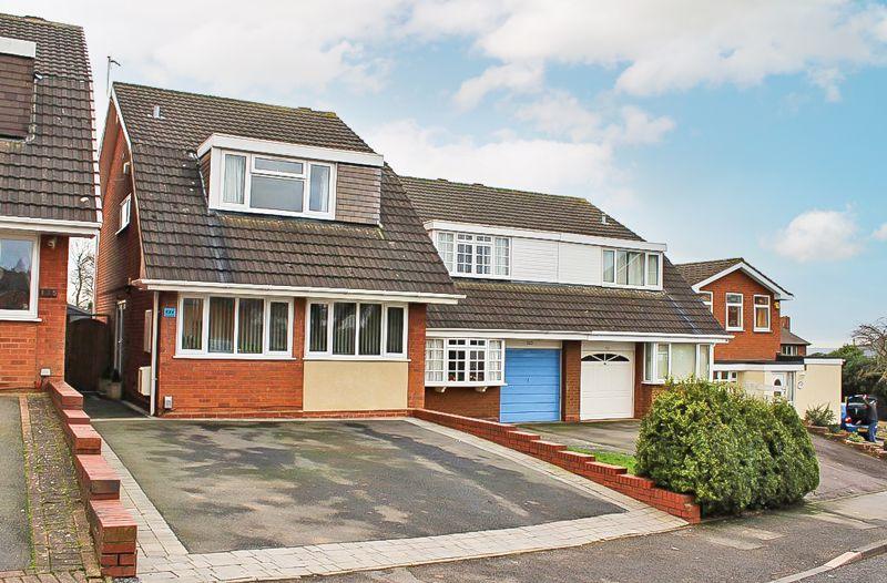 Summer Lane, LOWER GORNAL, DY3 2EX 3 bed detached house for sale £260,000