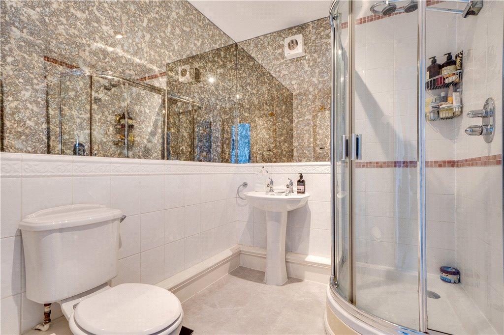 En-Suite Shower