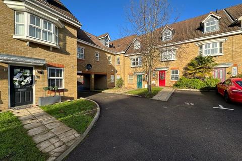 1 bedroom apartment to rent, Morton Close, Uxbridge, UB8