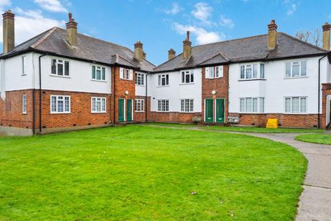 5 The Maisonettes, Cheam, Sutton, SM1 2LQ