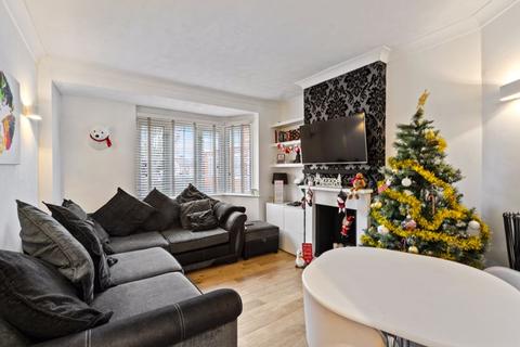 5 The Maisonettes, Cheam, Sutton, SM1 2LQ