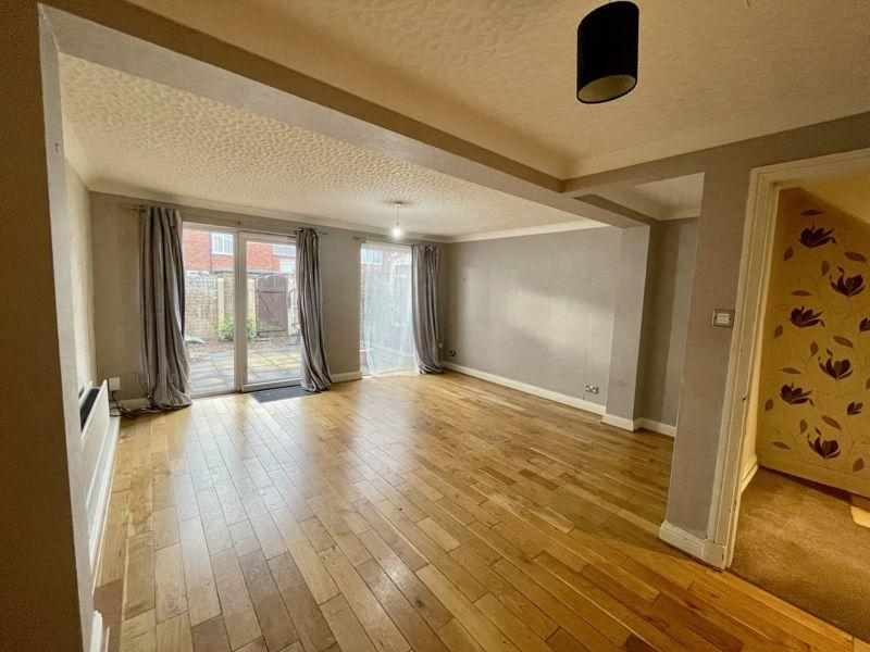Court, Morris Green, Bolton 3 bed terraced house £800 pcm (£