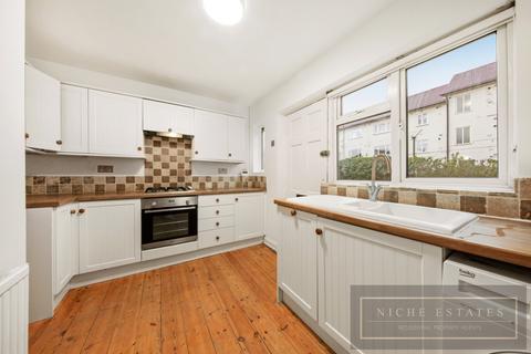 2 bedroom maisonette to rent, Park Court, Friern Park, London N12 - SEE 3D VIRTUAL TOUR!