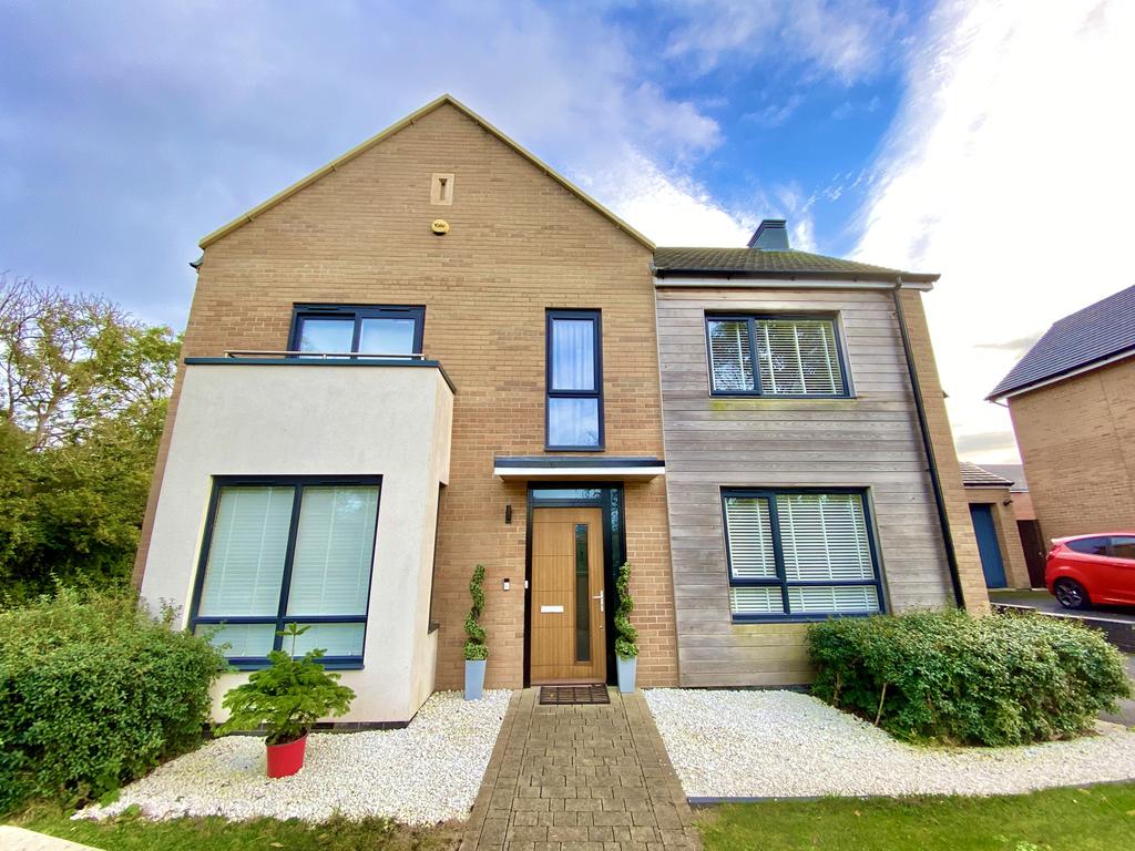 Hannah Drive, Locking Parklands... 4 bed house £1,900 pcm (£438 pw)