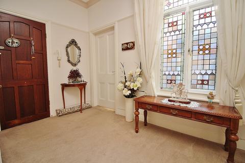 2 bedroom apartment for sale, Promenade, Southport, Merseyside, PR9