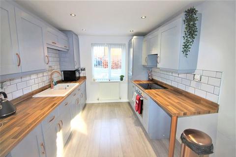 3 bedroom semi-detached house to rent, Jasmine Gardens, Swallownest, Sheffield, S26 4QD