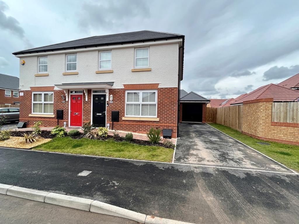 Kipling Road, Ledbury, HR8 3 bed semidetached house £325,000