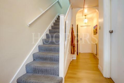 5 bedroom terraced house for sale - Chipstead Gardens, London, NW2