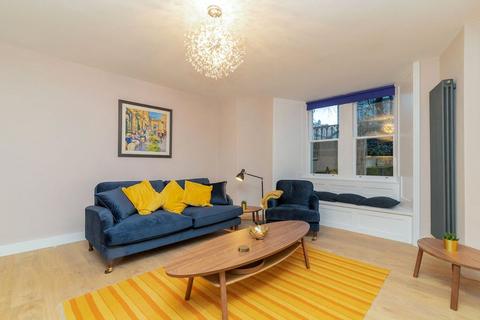 2 bedroom apartment to rent, Buckingham Terrace, Glasgow