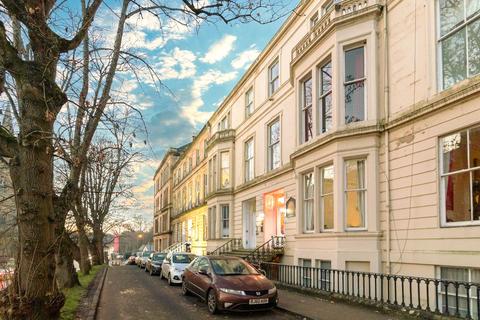 2 bedroom apartment to rent, Buckingham Terrace, Glasgow