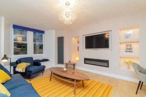 2 bedroom apartment to rent, Buckingham Terrace, Glasgow