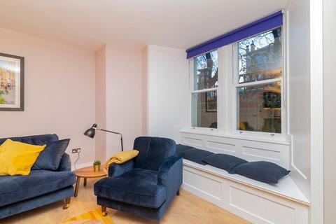 2 bedroom apartment to rent, Buckingham Terrace, Glasgow